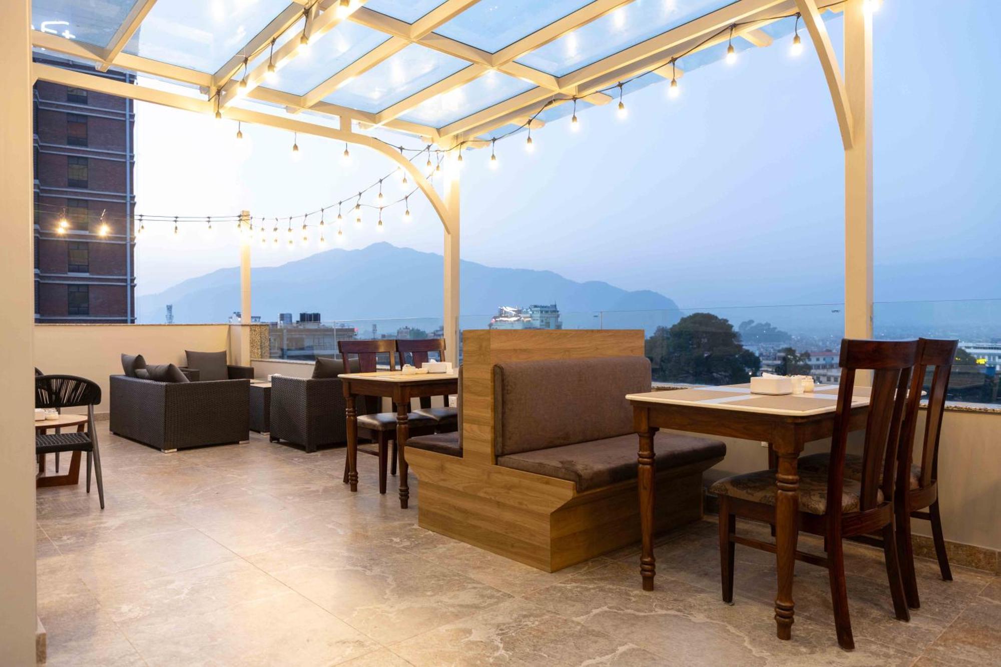 Shuvatara Suites & Spa, Thamel Katmandú Exterior foto